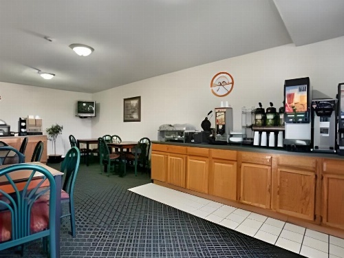 Travelodge by Wyndham Junction City image 10