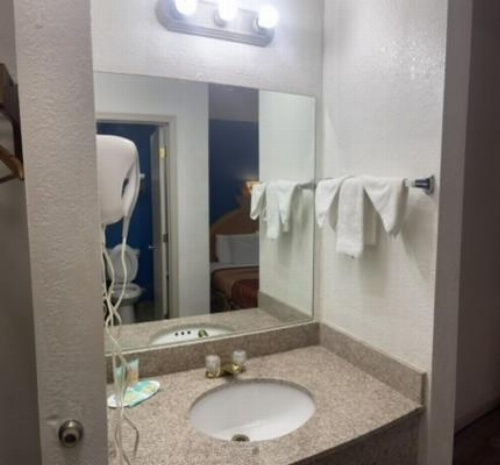 Travelodge by Wyndham Junction City image 42