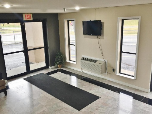 Travelodge by Wyndham Junction City image 6